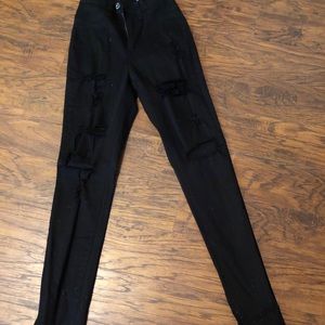 Black destroyed skinned jeans